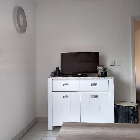 Confortable Avec Parking Prive アパート *