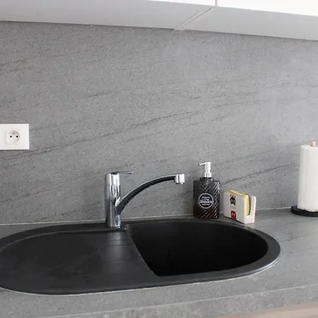 Confortable Avec Parking Prive アパート