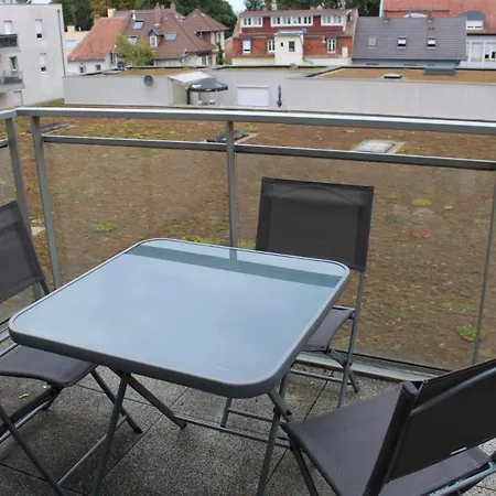 Confortable Avec Parking Prive アパート